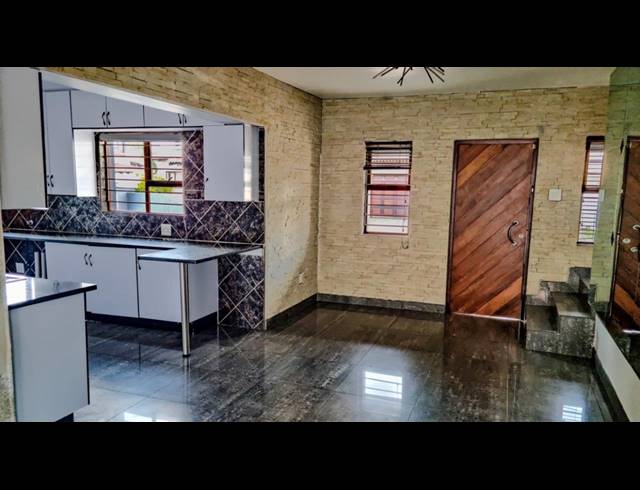 3 BEDROOM HOUSE FOR SALE IN SONNEVELD